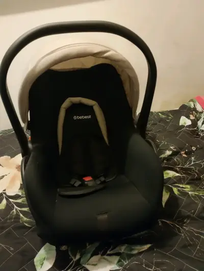 Silla de Auto Bebesit para Bebé en Buen Estado - miniatura 1