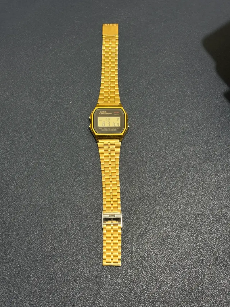 Reloj Casio Vintage Dorado Resistente al Agua - 2