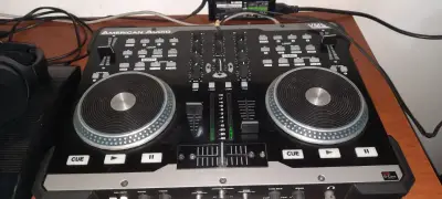 Controlador DJ American Audio VMS2 en buen estado - miniatura 1