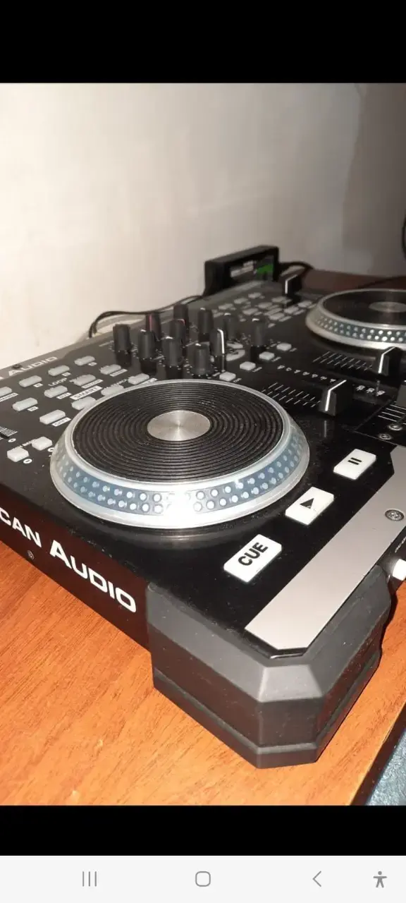 Controlador DJ American Audio VMS2 en buen estado - 2