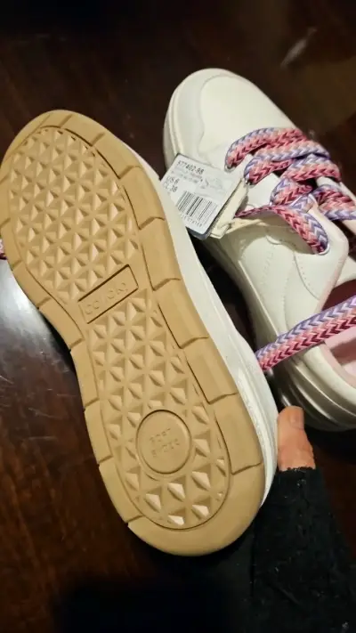 Zapatillas blancas con cordones coloridos para mujer - miniatura 3