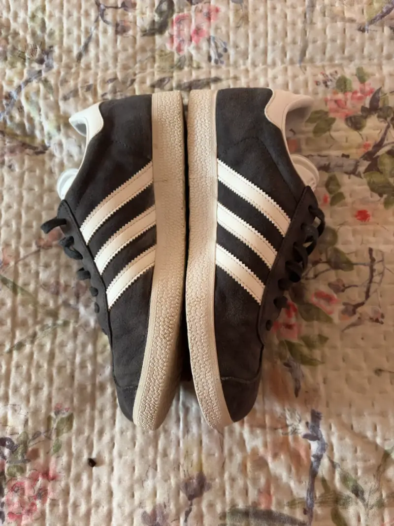 Zapatillas Adidas Gazelle grises - 3