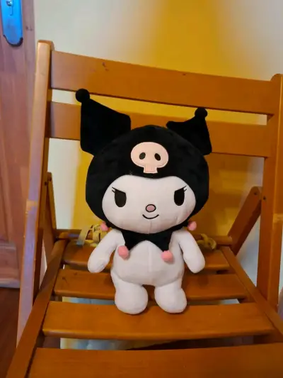 Peluche kuromi grande en buen estado - miniatura 1