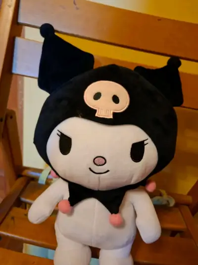 Peluche kuromi grande en buen estado - miniatura 2