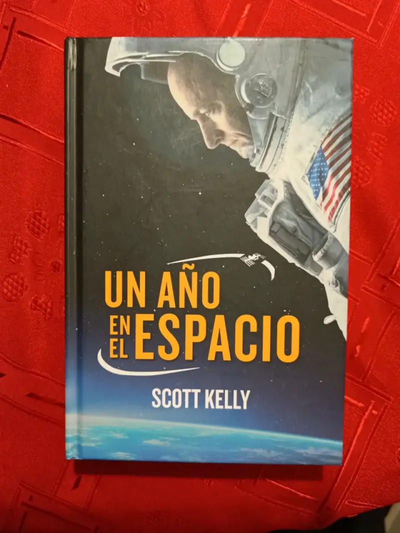 Libro 'Un Año en el Espacio' de Scott Kelly