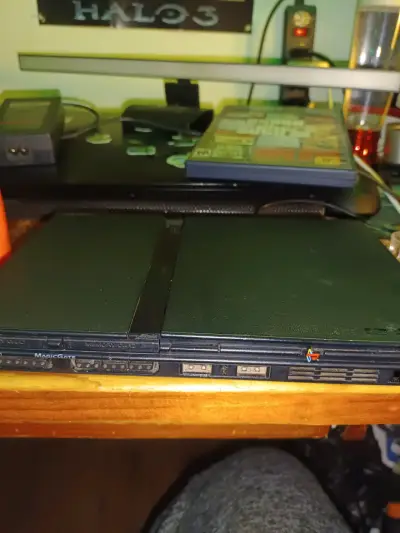 PlayStation 2 Slim con cables - miniatura 1
