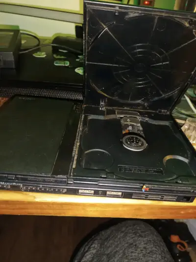 PlayStation 2 Slim con cables - miniatura 2