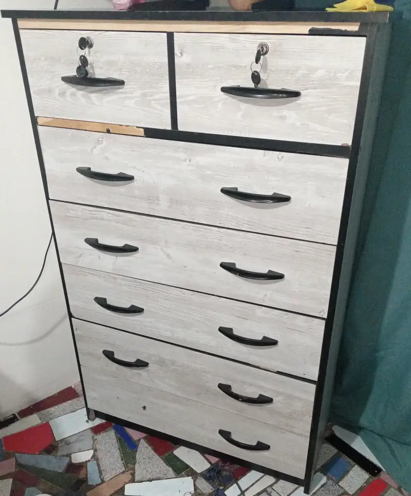 Cómoda de Madera con Cajones Amplios