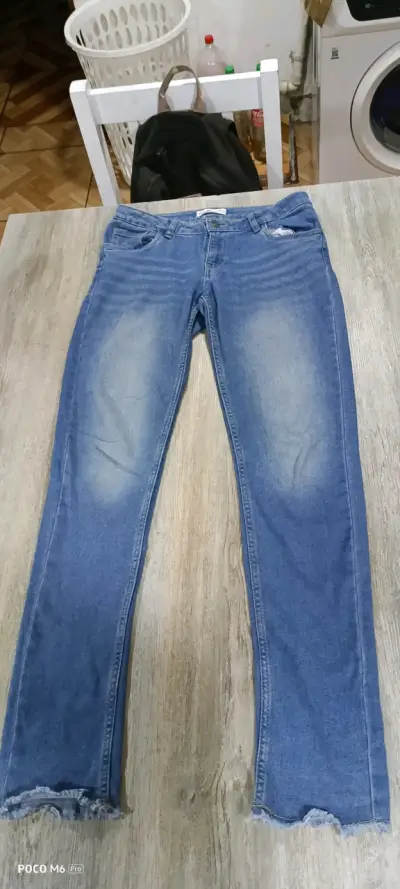 Jeans azul desgastado para niña - miniatura 1