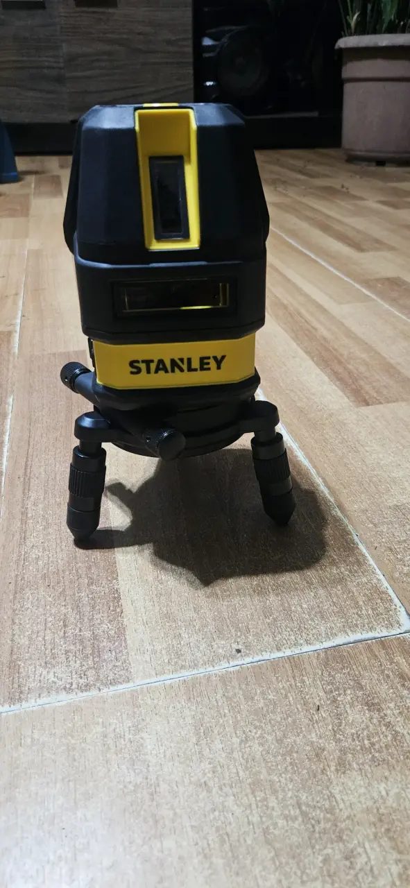 Nivel láser Stanley con estuche y baterías - 3