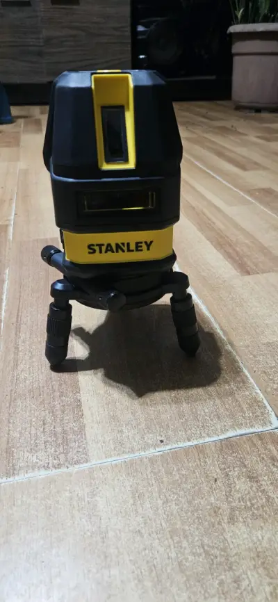 Nivel láser Stanley con estuche y baterías - miniatura 3