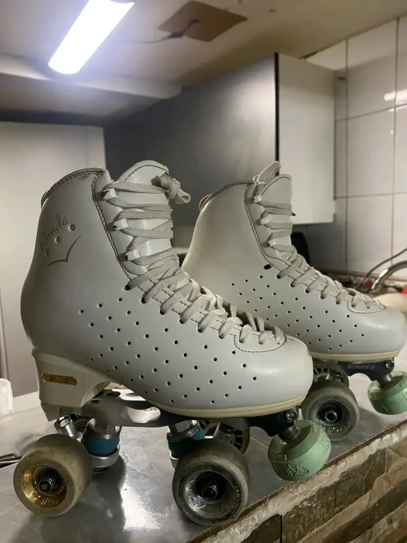 Patines de Cuatro Ruedas Blancos para Patinaje Artístico - 3