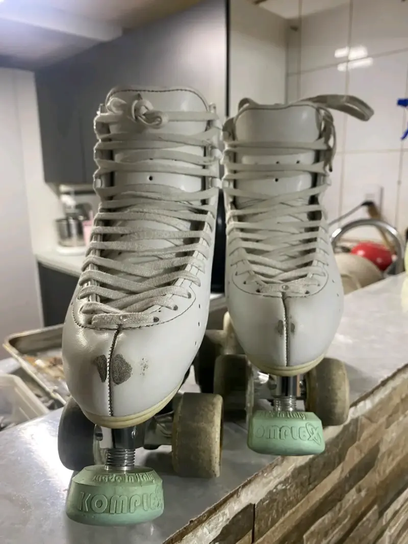 Patines de Cuatro Ruedas Blancos para Patinaje Artístico - 4