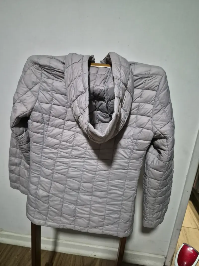 Chaqueta acolchada gris Reebok para mujer - 2