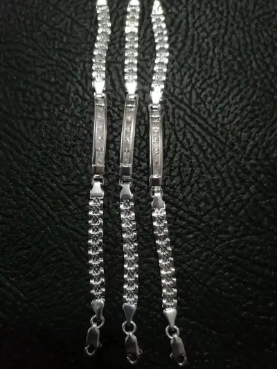 Pulsera de plata con diseño de niña o niño - miniatura 3