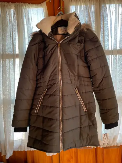 chaqueta acolchado con capucha Maralyn & Me - miniatura 1