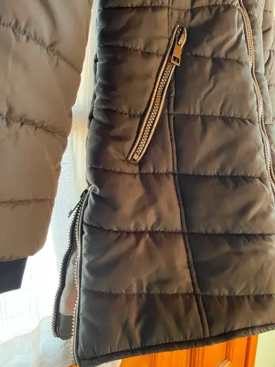 chaqueta acolchado con capucha Maralyn & Me - miniatura 4