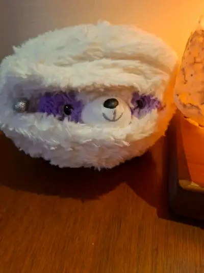 Peluche reversible de reno blanco y morado - miniatura 2