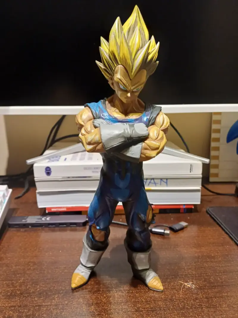 Figura de acción Vegeta Super Saiyajin 30 CM