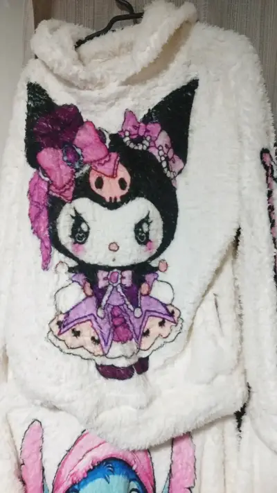 Polerón de felpa con diseño de personajes animados - miniatura 2