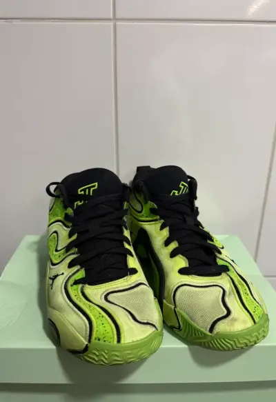 Zapatillas Nike basketball Jordan verdes y negras - miniatura 1