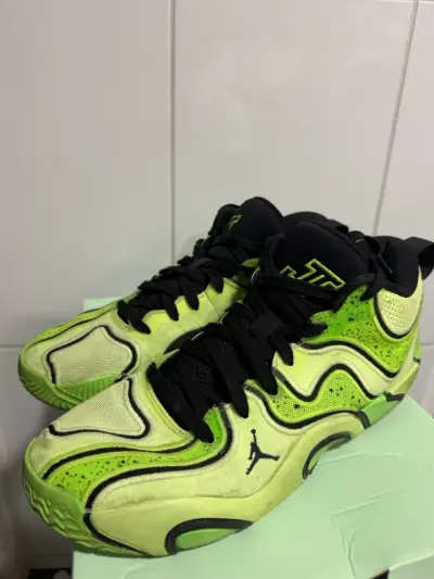 Zapatillas Nike basketball Jordan verdes y negras - miniatura 5
