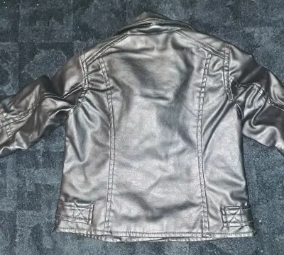 Chaqueta de cuero sintético para niñas - miniatura 2