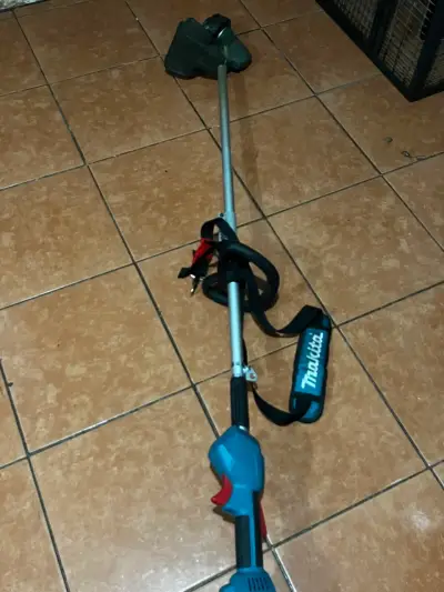 Orilladora Makita DUR192L 18V / SIN BATERÍA - miniatura 1