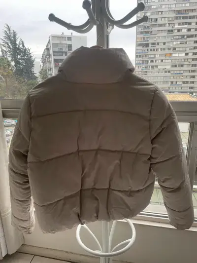 Chaqueta acolchada beige para mujer marca Only - miniatura 2