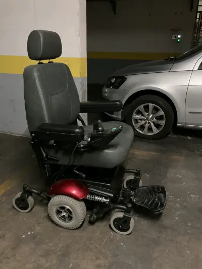 Silla de ruedas eléctrica marca Merits Antivuelcos - miniatura 6