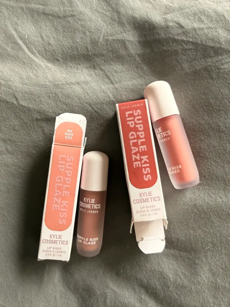 Brillo Labial Kylie Cosmetics Nude Kiss - 1