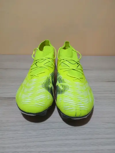 Zapatillas de fútbol Puma amarillas para césped - miniatura 2