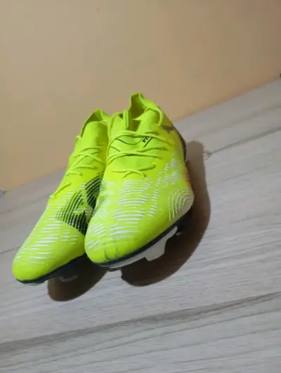Zapatillas de fútbol Puma amarillas para césped - miniatura 3