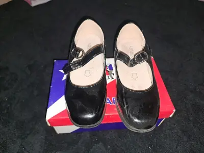 Zapatos de charol negro - miniatura 2