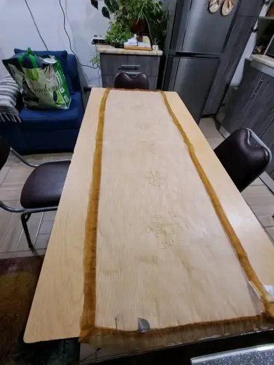 Mesa de comedor con tres sillas - miniatura 4