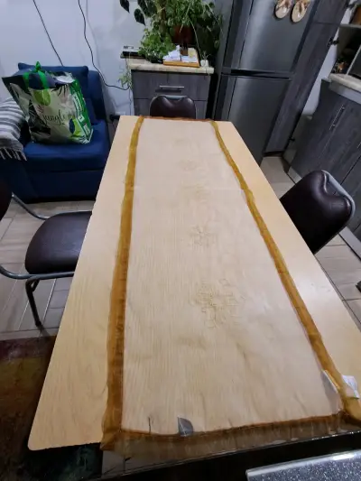 Mesa de comedor con tres sillas - miniatura 5