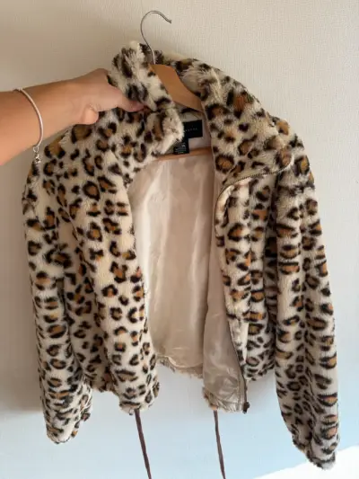 Chaqueta Estampado Animal Print - miniatura 2