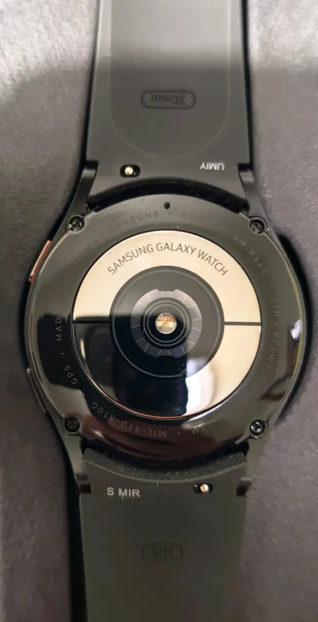 Samsung Galaxy Watch 4 Negro en Buen Estado - 2