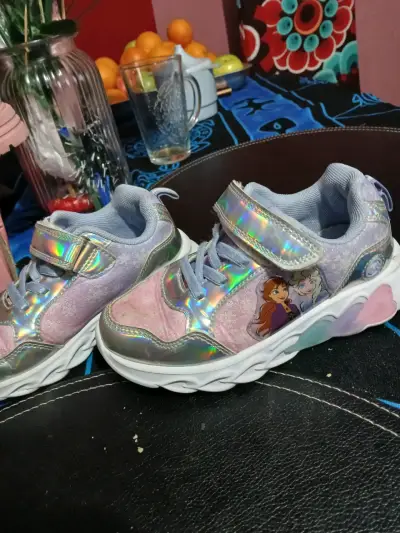 Botas rosadas para niña con lazo decorativo - miniatura 2