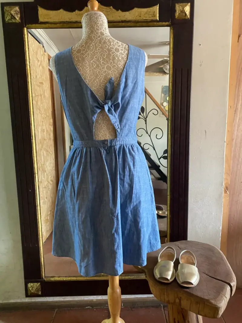 Vestido de mezclilla azul sin mangas - 2
