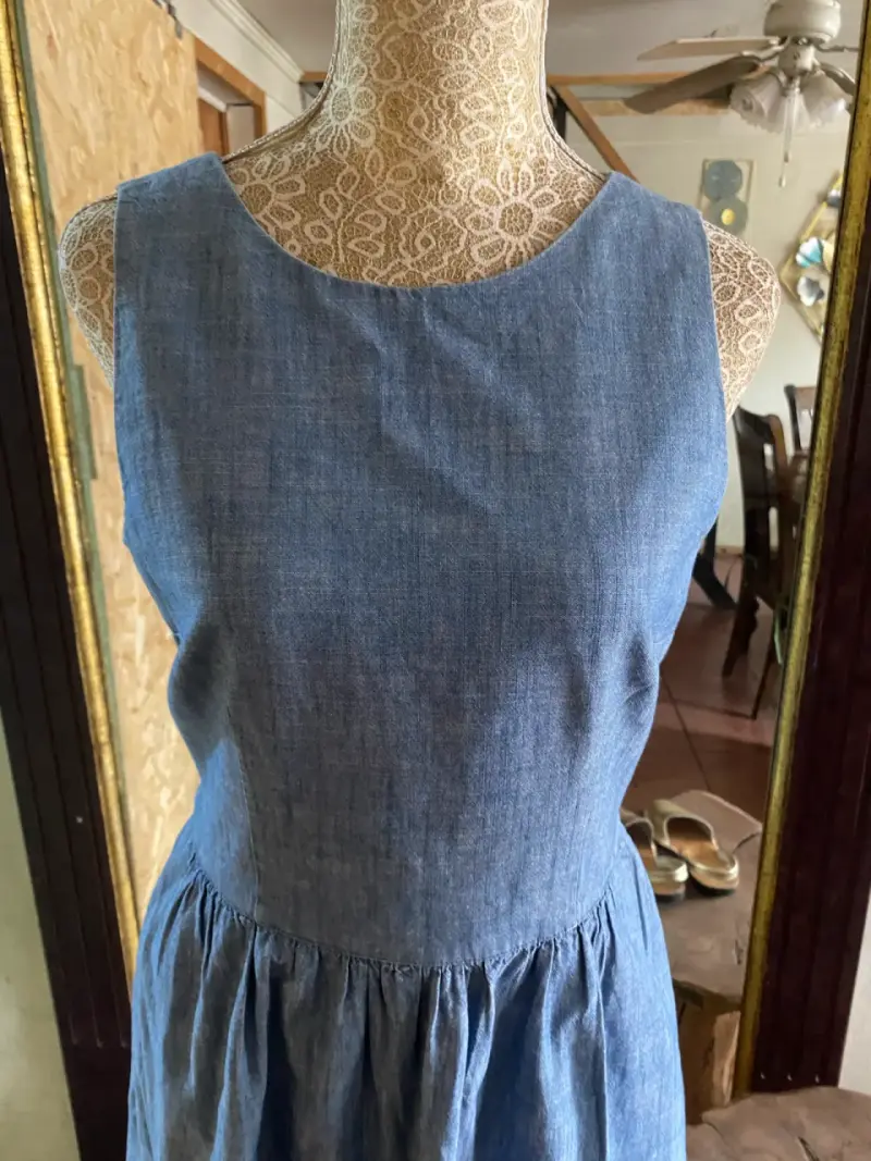 Vestido de mezclilla azul sin mangas - 3