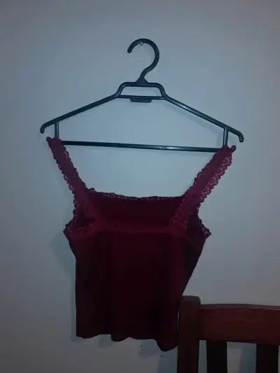Chaleco rosado de lanilla con cuello alto - miniatura 4