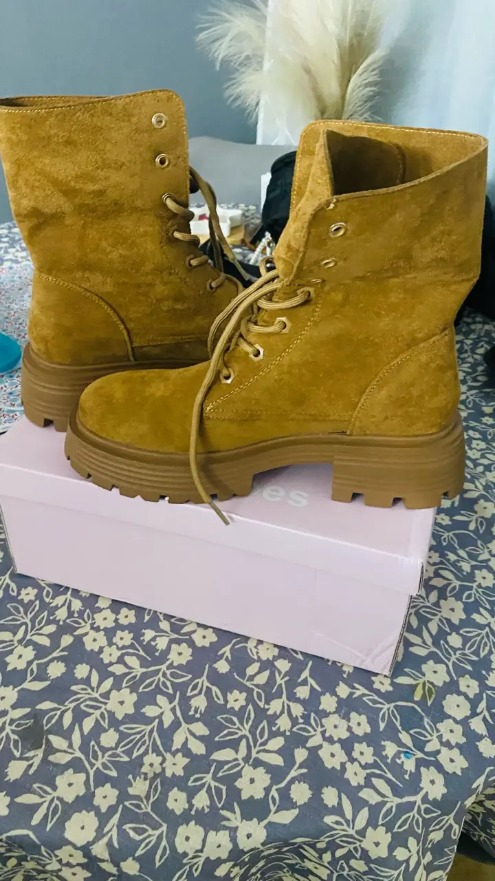 Botas de gamuza camel con plataforma - 3