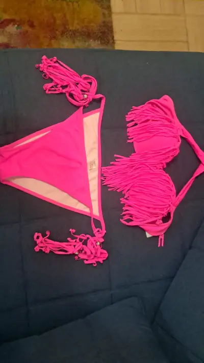 Bikini rosa con flecos para mujer - miniatura 3