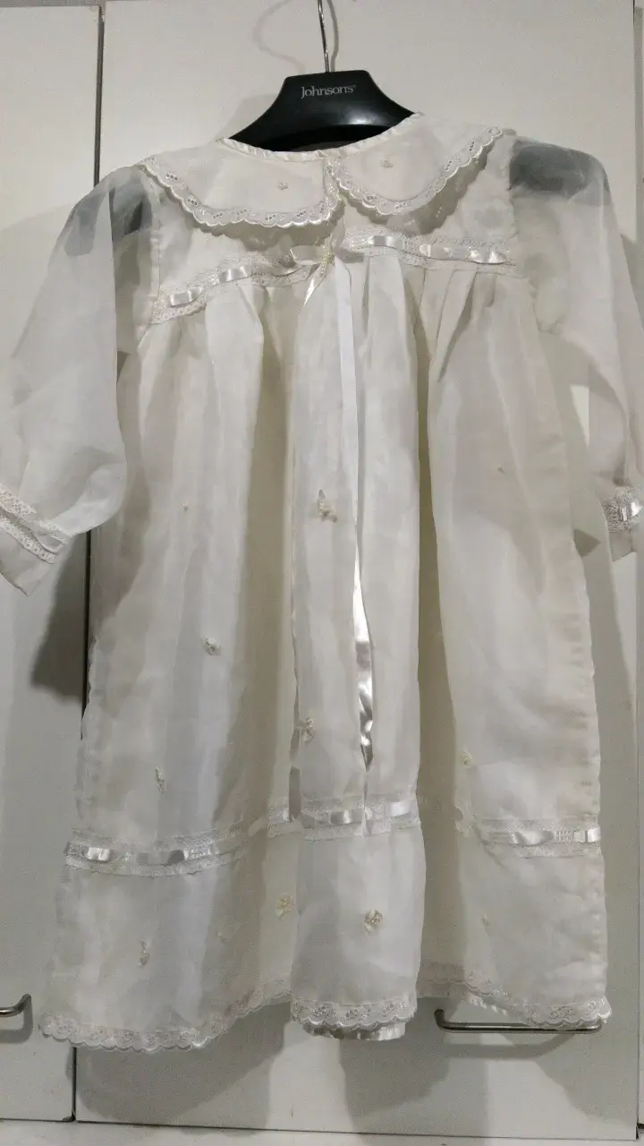 Vestido de bautizo blanco con encaje y lazos - 1