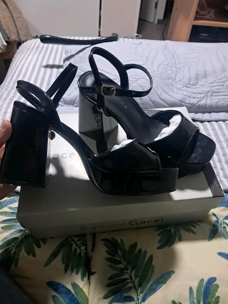 Sandalias de tacón alto negras Alquimia - 2