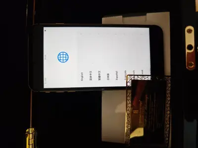 iPhone 8 Plus 256GB chapado en oro 24k - miniatura 3