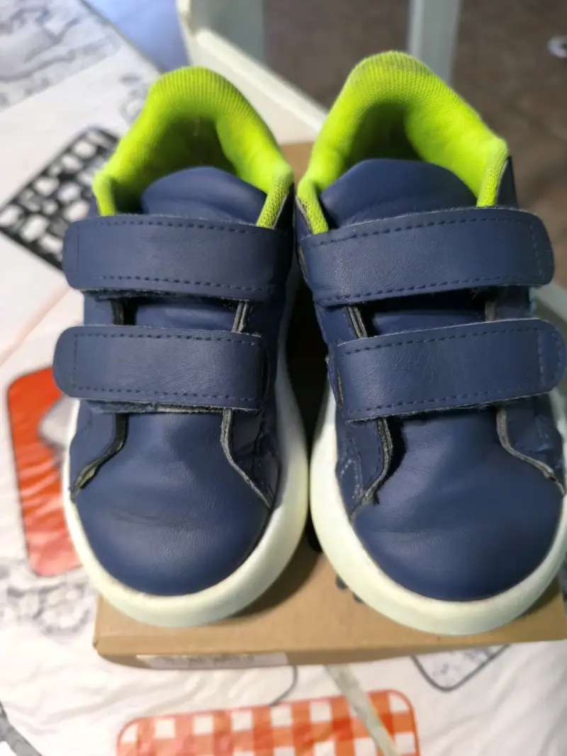 Zapatillas Adidas para niño Nro 24,5 - 1