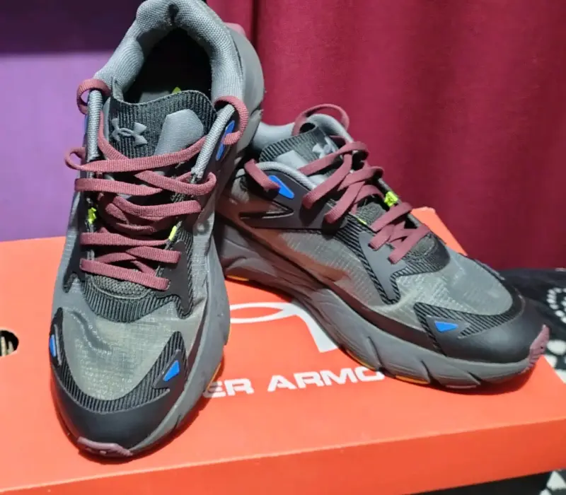 Zapatillas deportivas Under Armour grises - 4