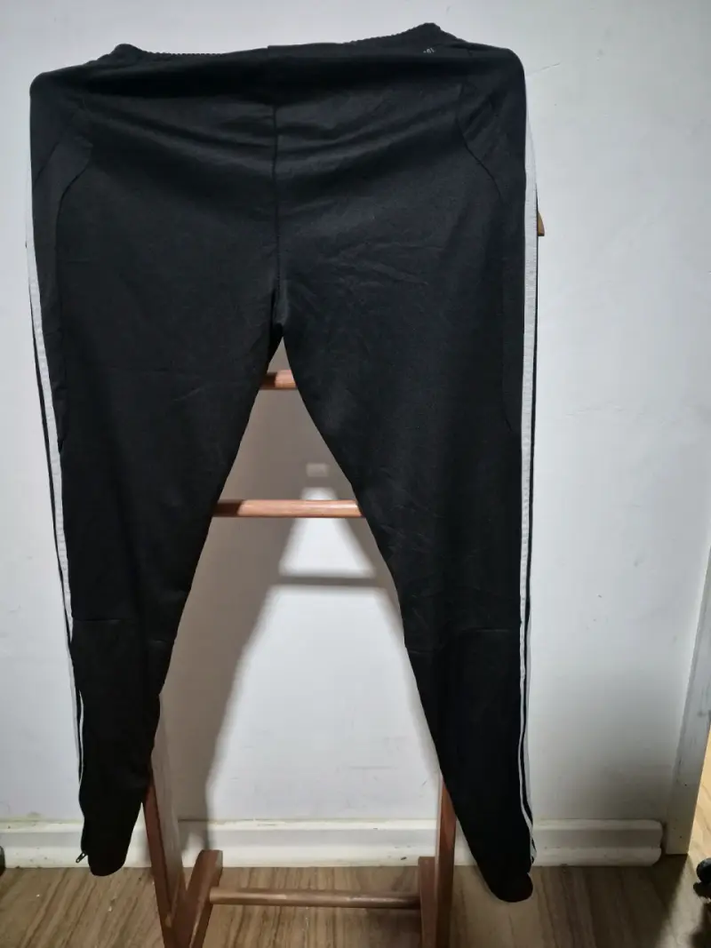 Pantalones deportivos negros Adidas con franjas - 2